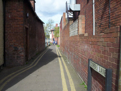 Coopers Lane leading to the only property Severn View